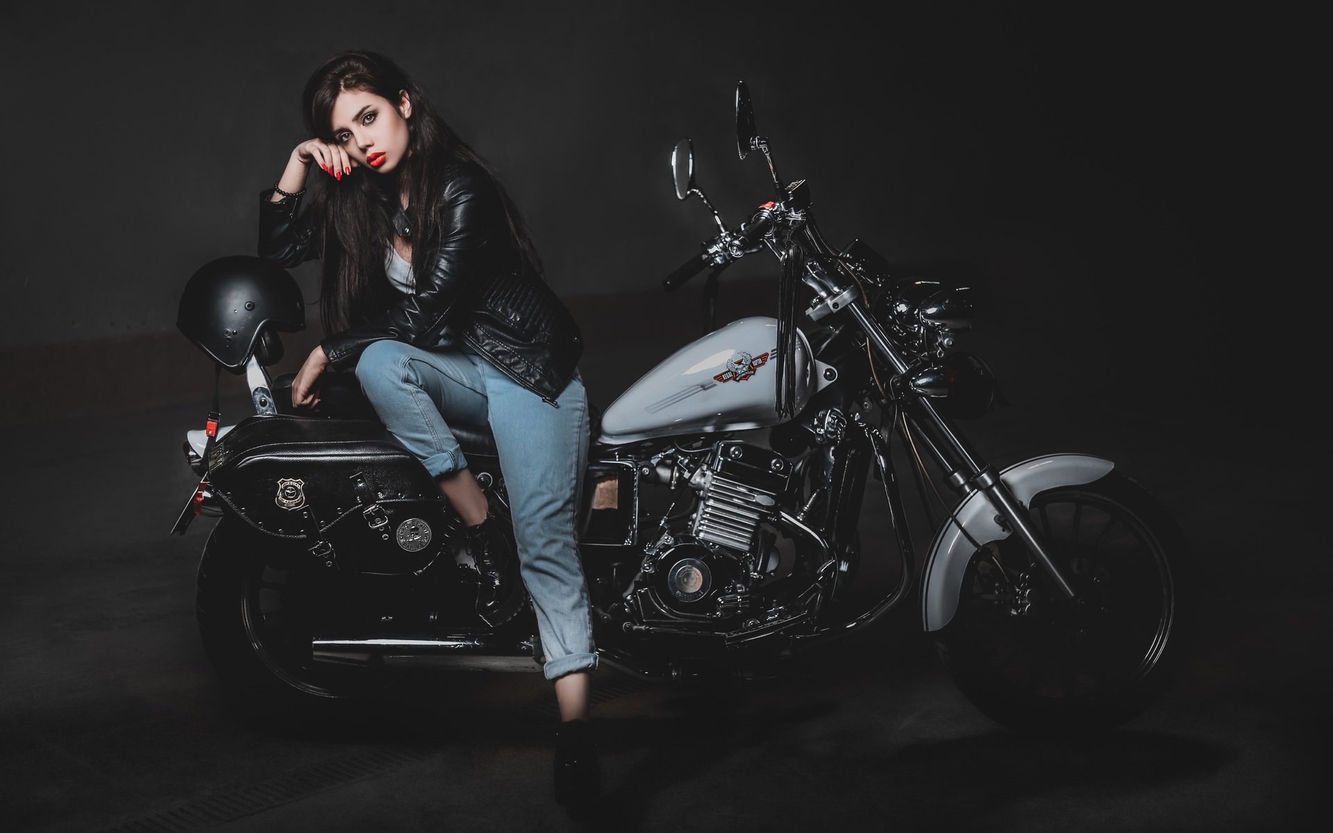 Biker girls: style and drive in Tskhinval