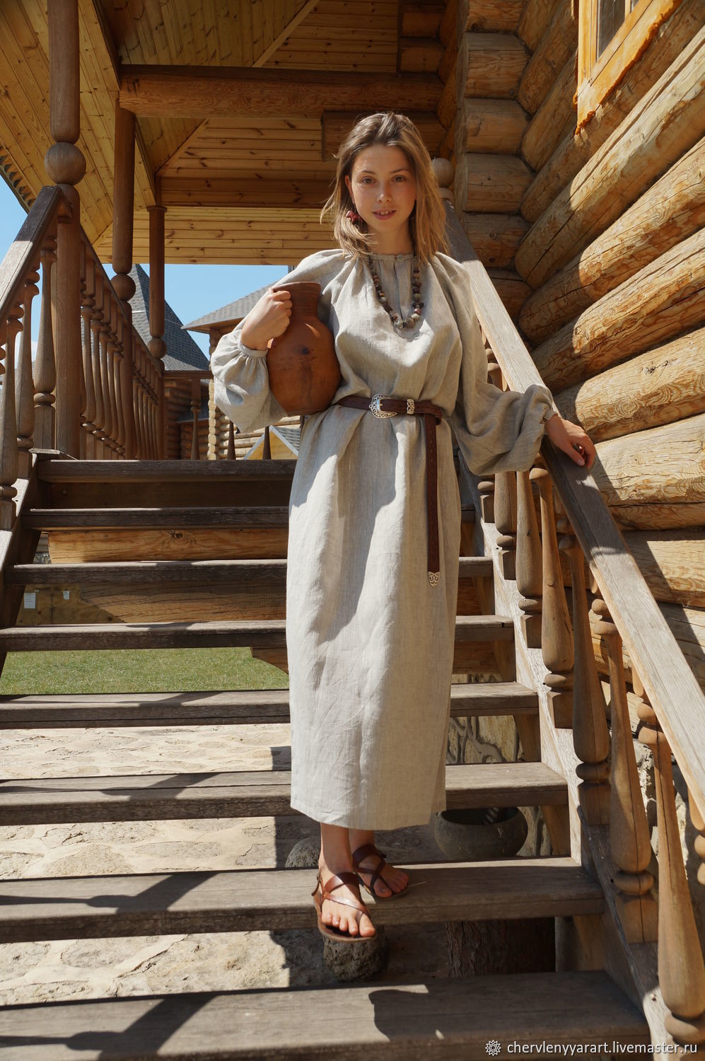 Girls in Slavic costumes in Tskhinval